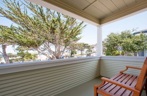 Monterey House | Cannery Row Cottage - Pacific Grove House - Walk to the Aquarium