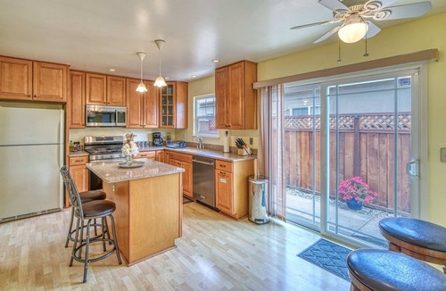 Eastside Santa Cruz House | Capitola Surf Retreat with Private Backyard