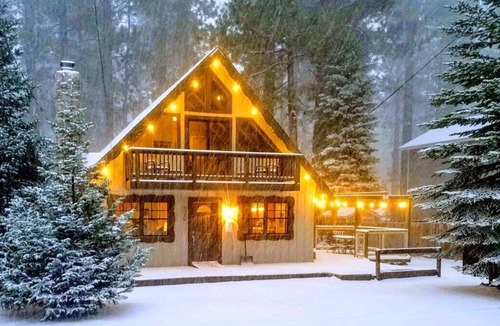 Tahoe Paradise Cabin | Caring Bear Cabin - games, pets, wheelchair-friendly