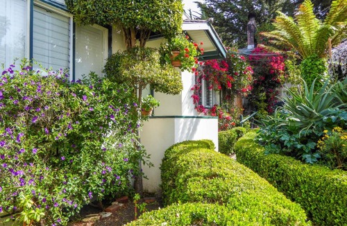 Northwest Carmel Hotel | Carmel Fireplace Inn