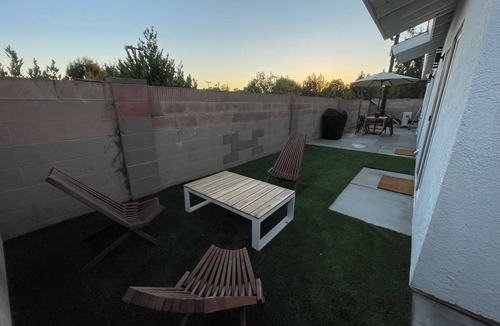Fairhaven House | CASA DE COMFORT, 11 min from Disney Charming 2-bedroom with AC, extra bed, Wifi