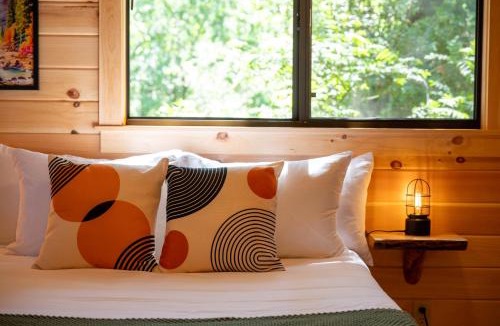 Hollister Hotel | Casa de Fruta Cabins, Inn & RV Park