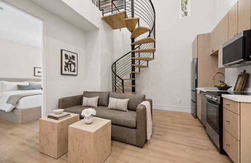 Oak Park Apartment | Casa Iglesia King Loft 301