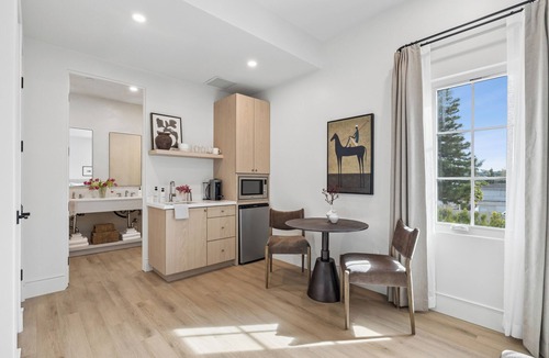 Oak Park Apartment | Casa Iglesia
