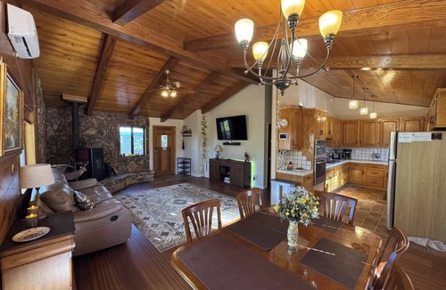 Phoenix Lake-Cedar Ridge Cabin | Cedar Ridge Forest Retreat Fireplace Huge Deck Near Yosemite Game Room