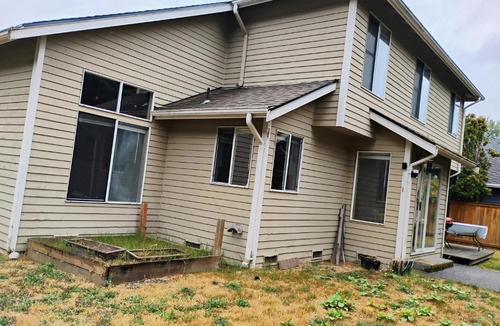 Renton House | Cedar river 1 BR in 3 BR house