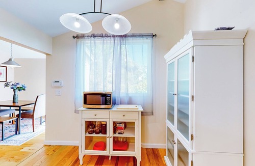 San Rafael House | Centrally Located! Dog-Friendly San Rafael Home
