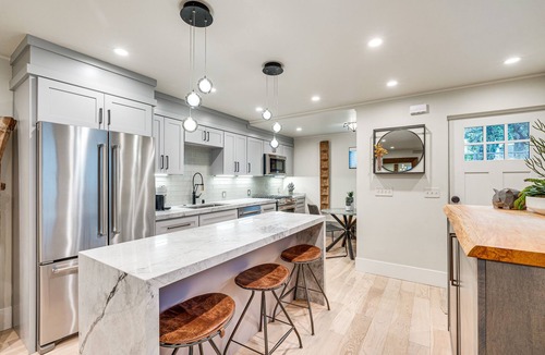 Midtown Sacramento Apartment | Centrally Located Sacramento Retreat w/ Fire Pit!