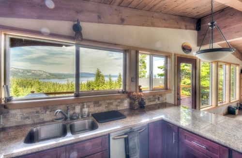 Chamberlands House | Chamberland Getaway | Lake Views w/Deck!