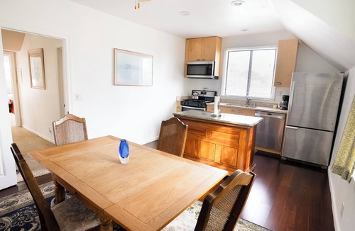 Petaluma House | Charming 1870 Farmhouse in the Heart of Petaluma