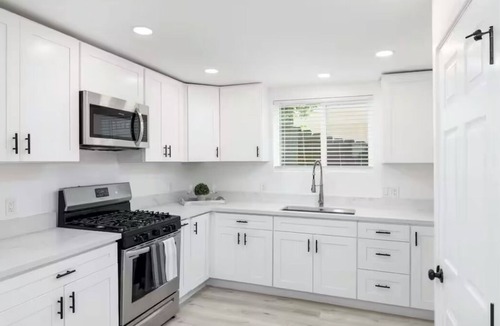 City Heights Apartment | Charming 2-bedroom apartment with WiFi, with gated parking in San Diego!
