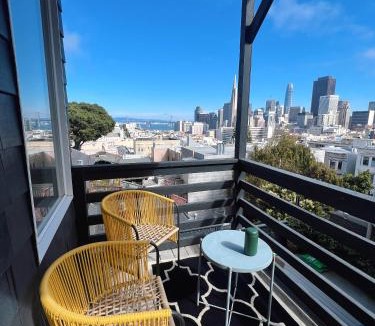 Russian Hill House | Charming 2BR Cottage with Bay and City Views-Gated Luxury Private Place