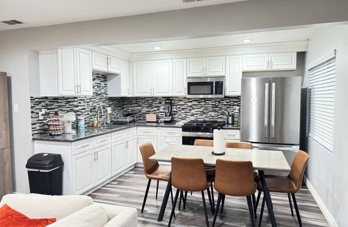 Colton House | Charming 3-bedroom house with AC and WiFi in marvelous Colton