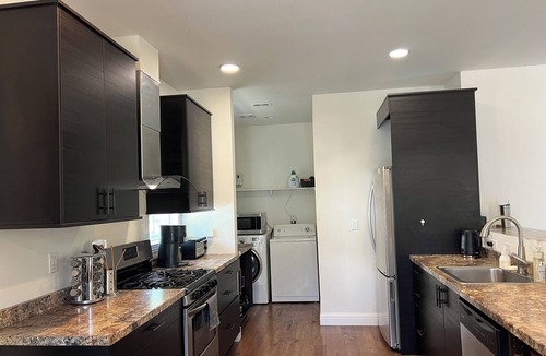 North Oak Park House | Charming 3BR/2BA Near UC Davis Med Center – AC & Off-Street Parking