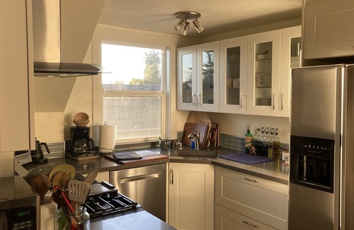 South Berkeley Apartment | Charming cozy place- walk to downtown and Bart