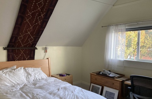 South Berkeley Apartment | Charming cozy place- walk to downtown and Bart