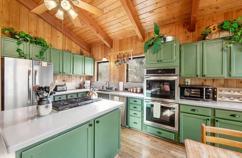 Fern Valley Cabin | Charming, Dog-Friendly Two-Story Cabin Lodge with Deck - Great for Families