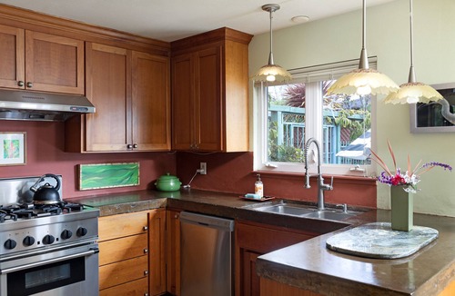 Opal Cliffs House | CHARMING GARDENS & SUNNY GREAT LOCATION PETS/HOT TUB #141214