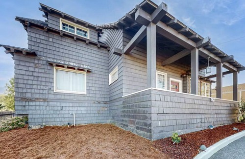 Downtown Apartment | Charming Historic 3-Bedroom Home Just One Block from Humboldt Bay – Walk to Shops & Restaurants