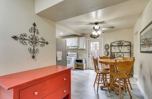 Lakehead-Lakeshore Cabin | Charming Lakehead Cabin: Walk to Shasta Lake!