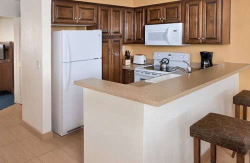 Downtown Resort | Charming resort in superb Pismo Beach short walk to pier with WiFi, fitness room