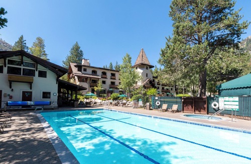 Olympic Valley Hotel | Charming Retreat in Any Season w/Balcony and Kitchen