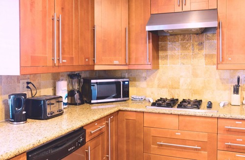 West Hills House | Charming Room/Prime Location/Exceptional Amenities