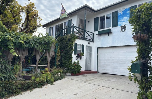 Coastal San Pedro Apartment | Charming studio with AC in the heart of Los Angeles.