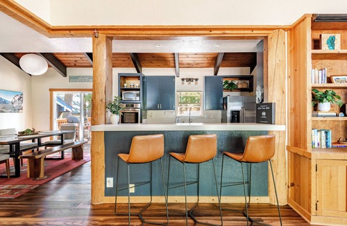 Tahoe Sierra Estates Cabin | Charming Tahoe Cabin - Lake, Ski & Family Fun