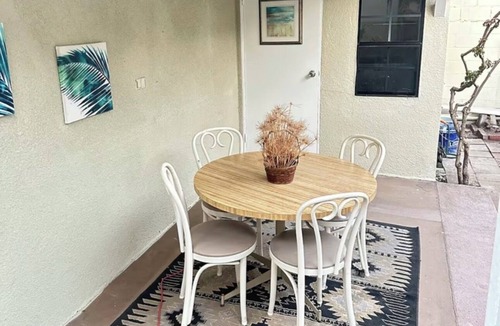 Hawthorne House | Charming two bedroom house near LAX/SOFI/BEACHES
