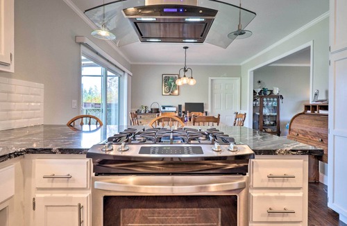 Ukiah House | Charming Ukiah Home ~ 2 Miles to Lake Mendocino!