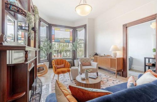 Lower Haight House | Charming Victorian Oasis with an Elegant and Spacious Haven