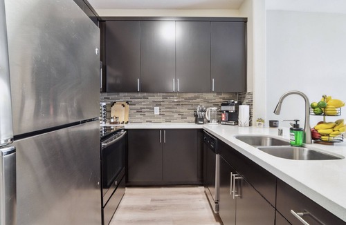 Del Rey Apartment | Chic 1-bedroom apartment in brilliant Marina del Rey with WiFi, AC