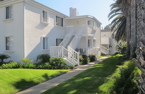 North Pacific Beach Apartment | Chic Beach Apartment.Steps to the sand.newly renovated