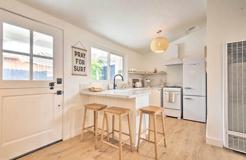 Pierpont Bay Cottage | Chic & Central Ventura Home - Walk to Beach!