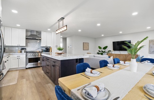 San Bruno House | Chic Modern 4 bed/3.5ba Home, close to SFO and SF landmarks