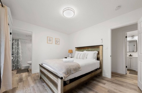 Carmichael House | Chic Remodeled 3BD|2BA House w/ Huge Outdoor Space