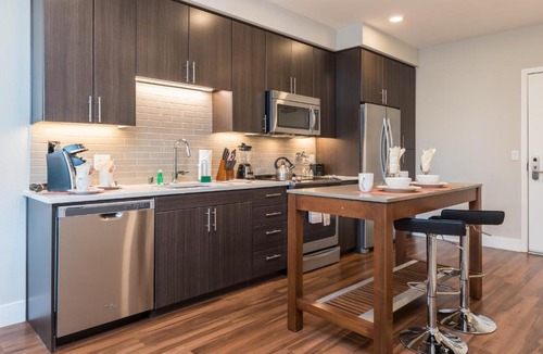 Shoreline West Apartment | Churchill Living Montrose