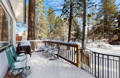 Tahoe Island House | Classic Gambrel-style cabin family and pet friendly walk to lake close to ski