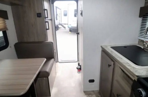 Phoenix Lake-Cedar Ridge House | Close to Yosemite Stay in our Delightful RV with AC in charming Sonora