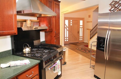 South Lake Tahoe House | Closest Hosted House to the Gondola with Dr Seuss