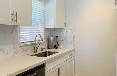 Corona del Mar Condo | Coastal CDM Bungalow Font Unit