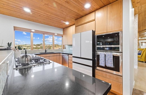 Hidden Valley House | Coastal Hillside Oasis La Jolla