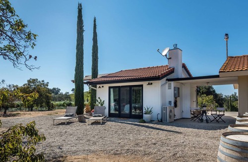 Paso Robles House | Cocavin Carriage House-Gorgeous Getaway for Two