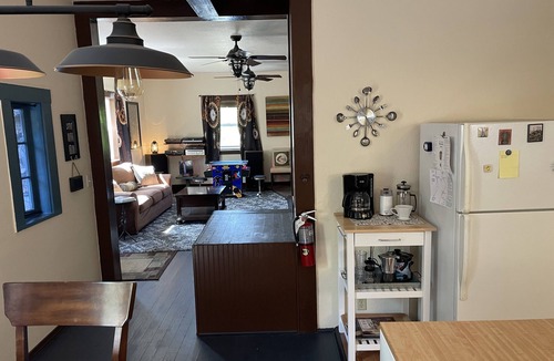 Dunsmuir House | Come and Get your Love! Sleep on a real Waterbed! Only minutes from Mt. Shasta.