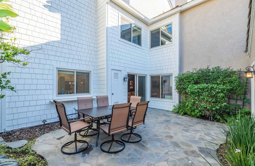 Woodbridge House | Comfort Villa on Yale Loop｜Family-Friendly｜Private Patio & Yard｜#42513