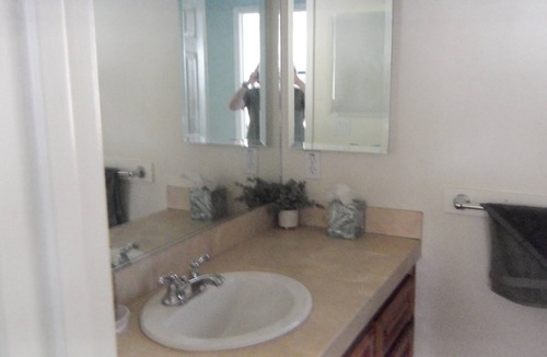 Norco House | Comfortable 2-bedroom Mid-term rental with AC in friendly Norco neighborhood