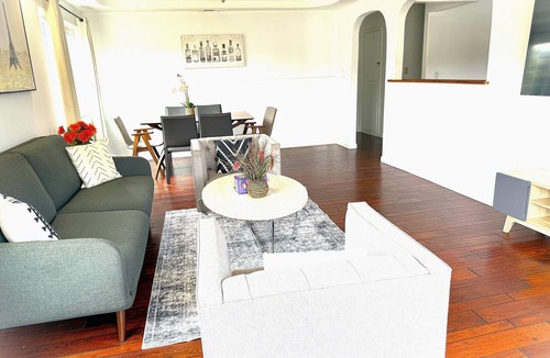 South Sundale House | Comfortable 3Br home in Fremont with AC/Free Parking