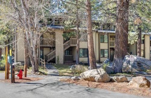 Mammoth Lakes House | Condo 1 Mi to Village | Pool + Resort Amenities