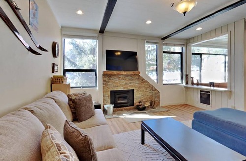 Mammoth Lakes Condo | Condo ∙ 2 bedrooms ∙ 6 guests